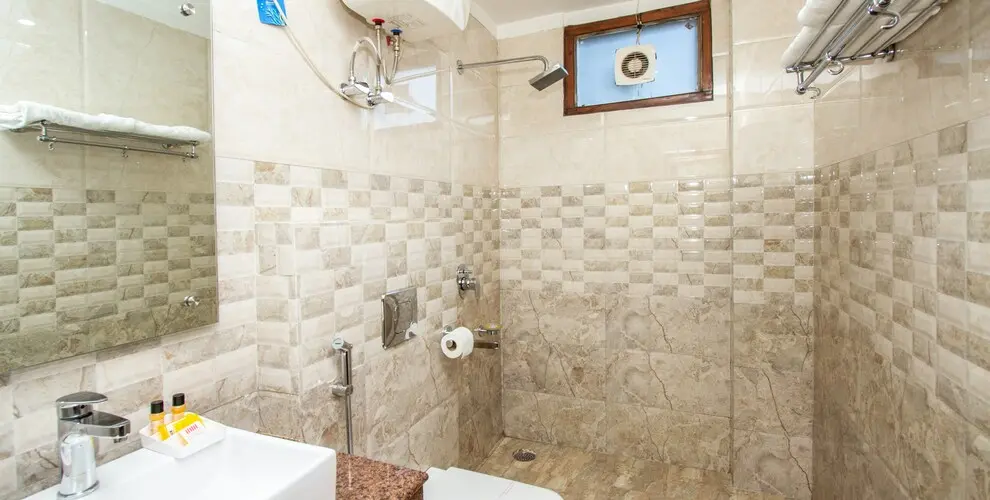 Room Image 3